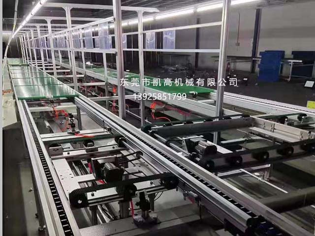 小區巡邏機器（qì）人生（shēng）產線